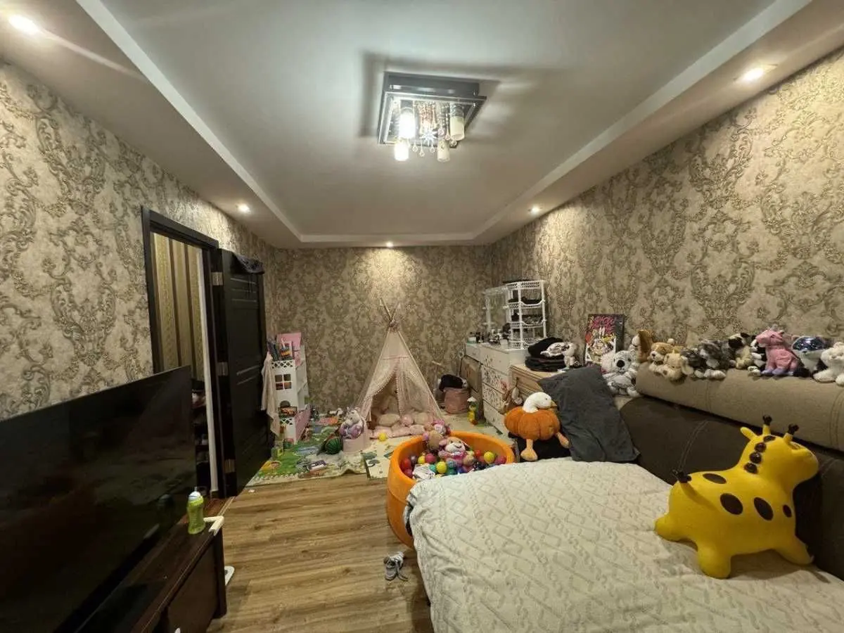 Фото Продаю 2 кімнатну квартиру, 42.6 кв. м, Тополева вул. 3 Дніпро, ціна: 45000 USD, код 7197