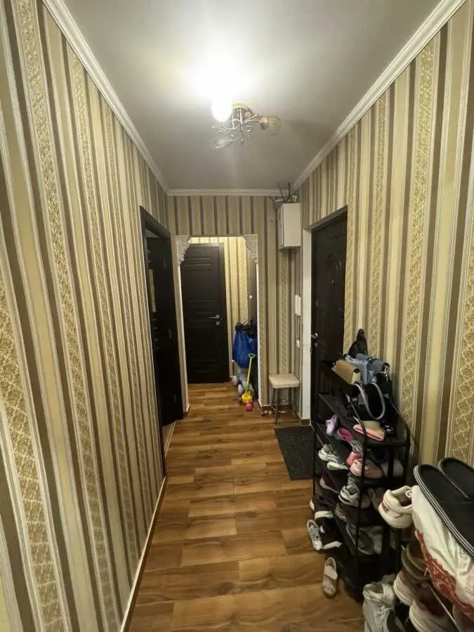 Фото Продаю 2 кімнатну квартиру, 42.6 кв. м, Тополева вул. 3 Дніпро, ціна: 45000 USD, код 7197