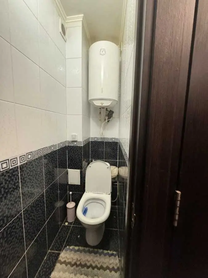Фото Продаю 2 кімнатну квартиру, 42.6 кв. м, Тополева вул. 3 Дніпро, ціна: 45000 USD, код 7197