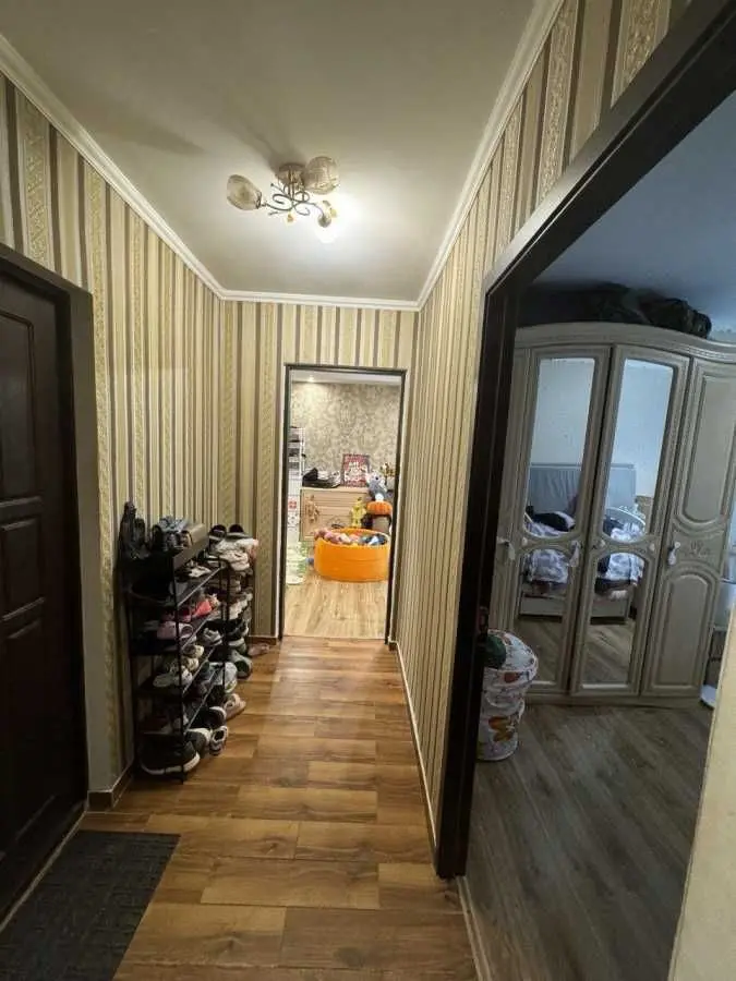 Фото Продаю 2 кімнатну квартиру, 42.6 кв. м, Тополева вул. 3 Дніпро, ціна: 45000 USD, код 7197