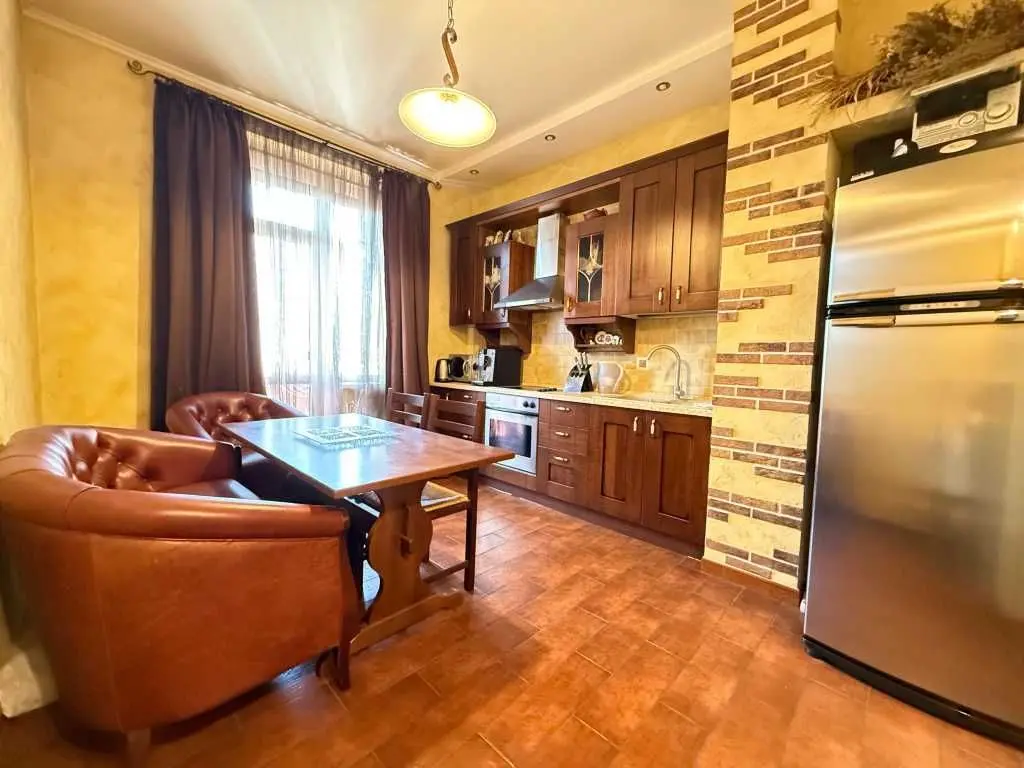 Фото Selling a 2-room apartment, 76.1 sq.m., Urlivska Street 4а Kyiv, price: 137000 USD, code 7200