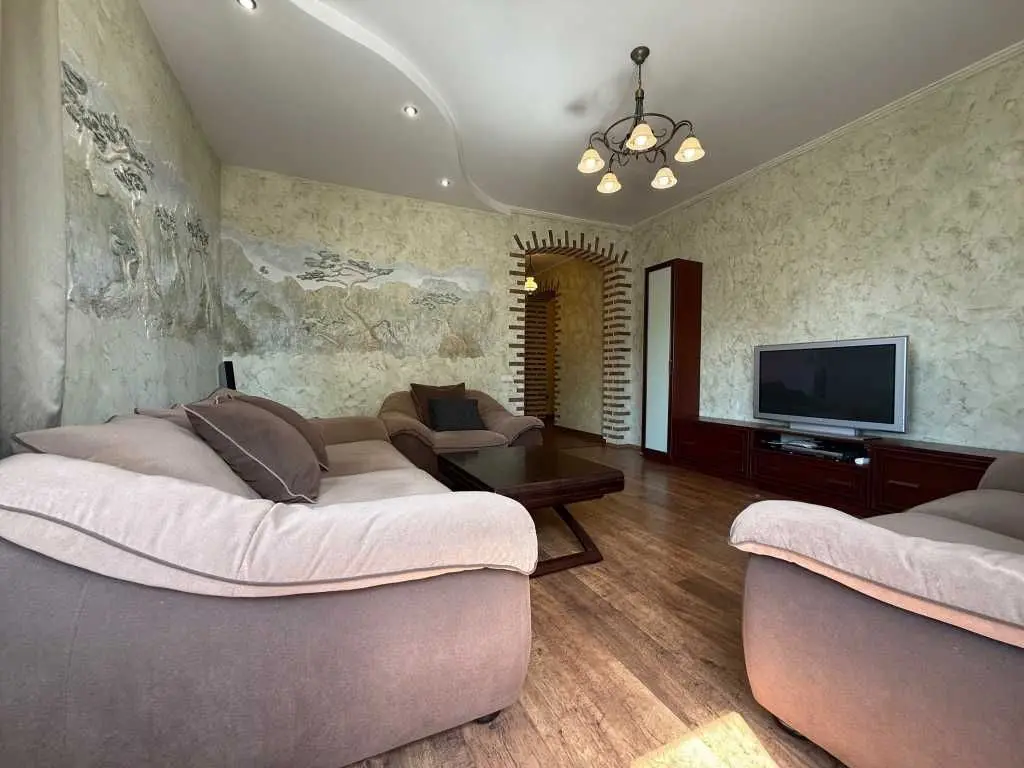 Фото Selling a 2-room apartment, 76.1 sq.m., Urlivska Street 4а Kyiv, price: 137000 USD, code 7200