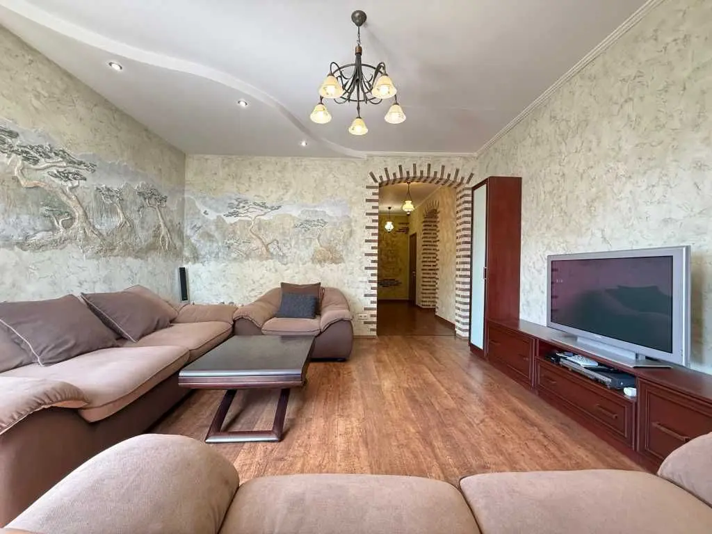 Фото Selling a 2-room apartment, 76.1 sq.m., Urlivska Street 4а Kyiv, price: 137000 USD, code 7200