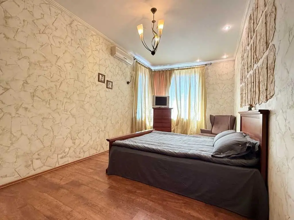Фото Selling a 2-room apartment, 76.1 sq.m., Urlivska Street 4а Kyiv, price: 137000 USD, code 7200
