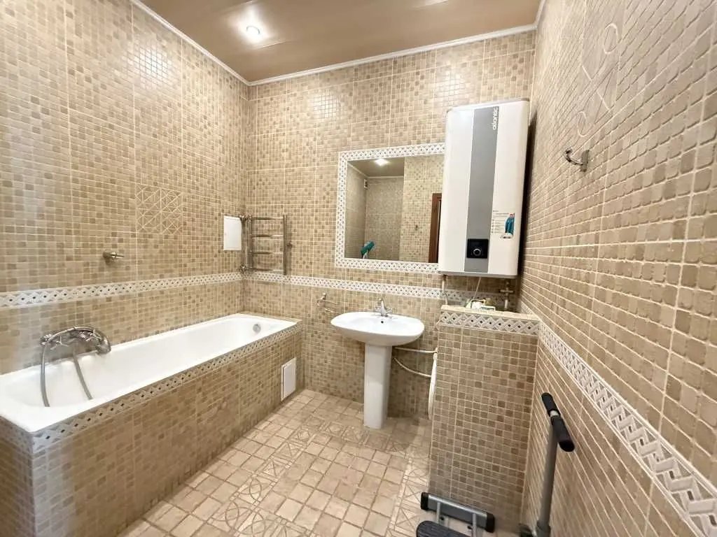 Фото Selling a 2-room apartment, 76.1 sq.m., Urlivska Street 4а Kyiv, price: 137000 USD, code 7200