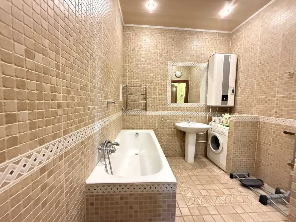 Фото Selling a 2-room apartment, 76.1 sq.m., Urlivska Street 4а Kyiv, price: 137000 USD, code 7200