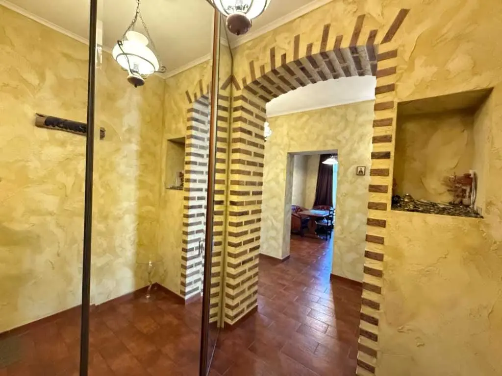 Фото Selling a 2-room apartment, 76.1 sq.m., Urlivska Street 4а Kyiv, price: 137000 USD, code 7200