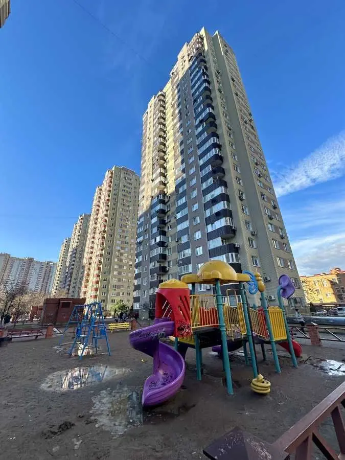 Фото Продаю парковочное место, гараж, 14 кв. м, Петра Григоренко просп.  Киев, цена: 22000 USD, код 7201