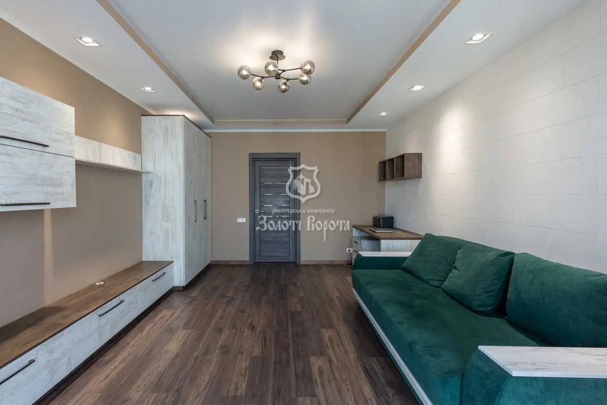Фото Selling a 2-room apartment, 70.6 sq.m., Dragomanova Street 2 Kyiv, price: 130000 USD, code 7212