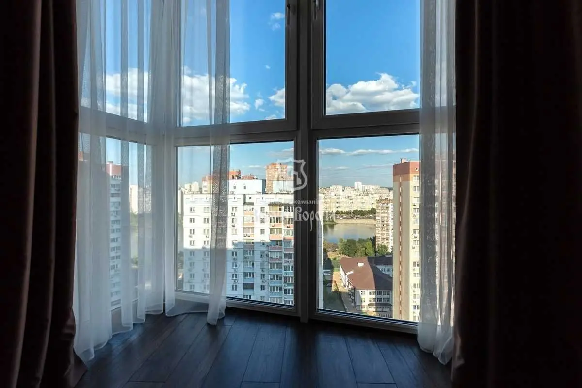 Фото Selling a 2-room apartment, 70.6 sq.m., Dragomanova Street 2 Kyiv, price: 130000 USD, code 7212