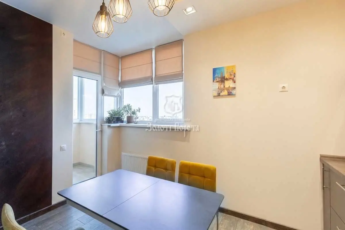Фото Selling a 2-room apartment, 70.6 sq.m., Dragomanova Street 2 Kyiv, price: 130000 USD, code 7212
