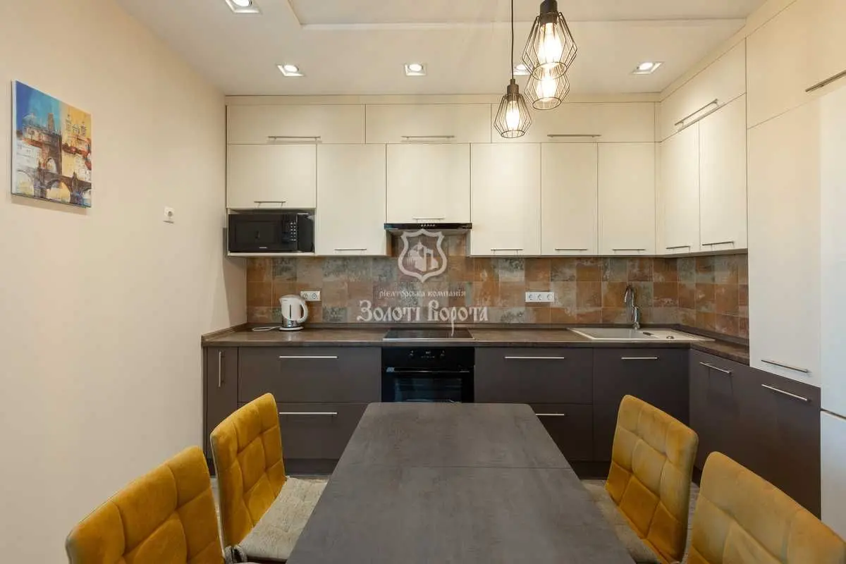 Фото Selling a 2-room apartment, 70.6 sq.m., Dragomanova Street 2 Kyiv, price: 130000 USD, code 7212