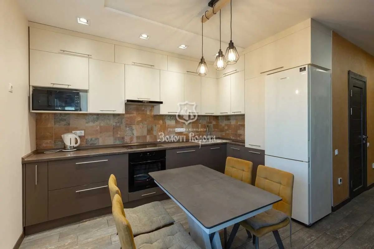 Фото Selling a 2-room apartment, 70.6 sq.m., Dragomanova Street 2 Kyiv, price: 130000 USD, code 7212