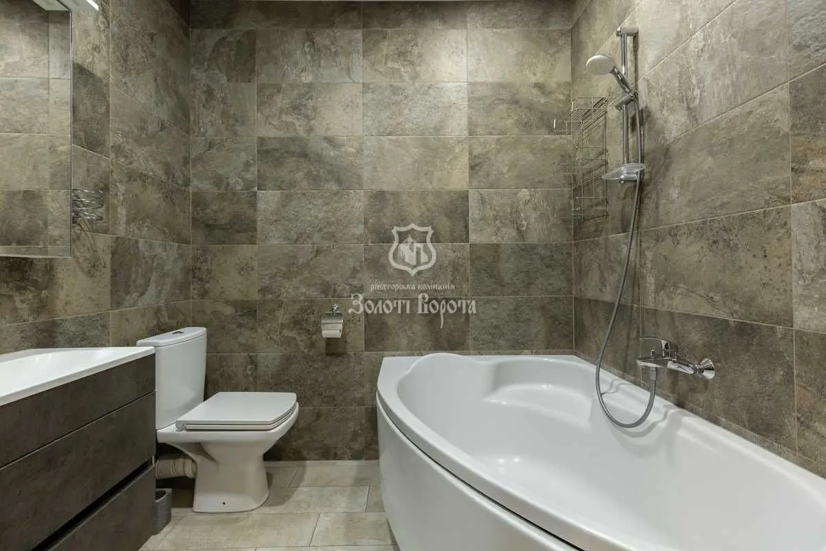 Фото Selling a 2-room apartment, 70.6 sq.m., Dragomanova Street 2 Kyiv, price: 130000 USD, code 7212