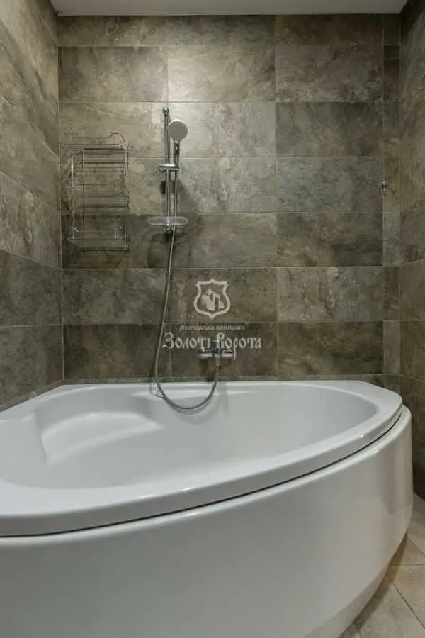 Фото Selling a 2-room apartment, 70.6 sq.m., Dragomanova Street 2 Kyiv, price: 130000 USD, code 7212