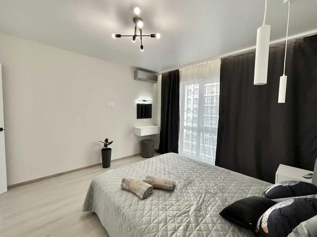Фото Selling a 1-room apartment, 41 sq.m., Mykhaila Maksymovycha Street (Onufriia Trutenka Street)  Kyiv, price: 105000 USD, code 7224