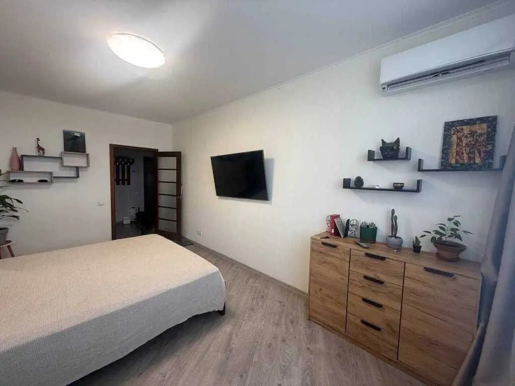 Фото Selling a 1-room apartment, 43 sq.m., Voskresenska Street 16Г Kyiv, price: 84999 USD, code 7230