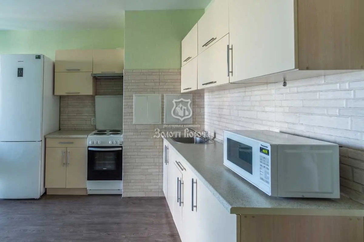 Фото Продаю 1 кімнатну квартиру, 43.8 кв. м, Комбінатна вул. 25 Київ, ціна: 82000 USD, код 7239