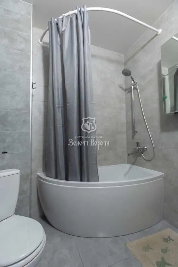 Фото Продаю 1 кімнатну квартиру, 43.8 кв. м, Комбінатна вул. 25 Київ, ціна: 82000 USD, код 7239