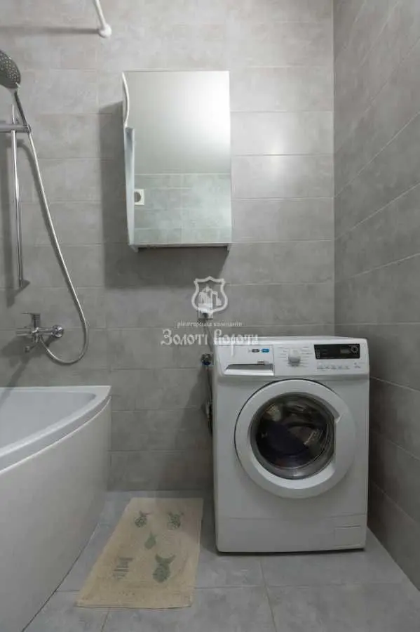 Фото Продаю 1 кімнатну квартиру, 43.8 кв. м, Комбінатна вул. 25 Київ, ціна: 82000 USD, код 7239