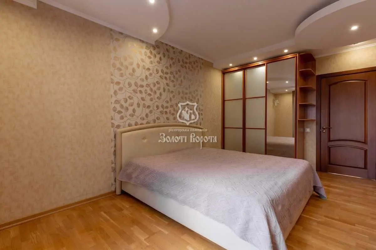 Фото Продаю 3 кімнатну квартиру, 99 кв. м, Милославська вул. 47а Київ, ціна: 110000 USD, код 7240