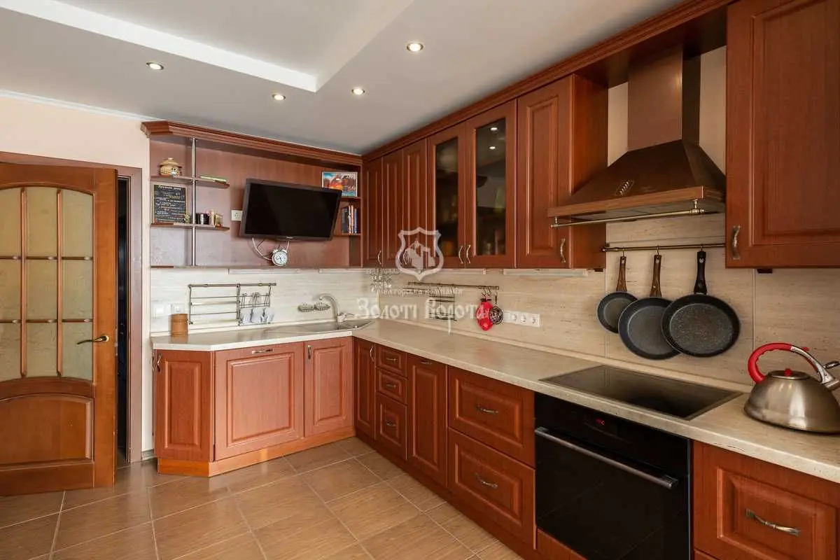 Фото Продаю 3 кімнатну квартиру, 99 кв. м, Милославська вул. 47а Київ, ціна: 110000 USD, код 7240