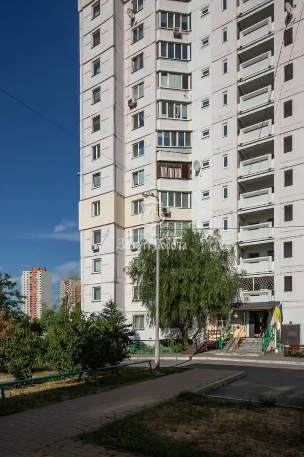 Фото Продаю 3 кімнатну квартиру, 99 кв. м, Милославська вул. 47а Київ, ціна: 110000 USD, код 7240