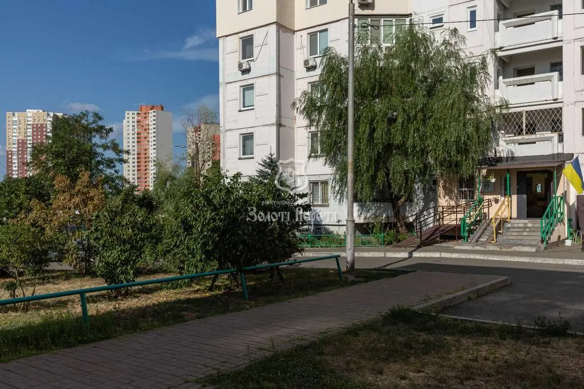 Фото Продаю 3 кімнатну квартиру, 99 кв. м, Милославська вул. 47а Київ, ціна: 110000 USD, код 7240