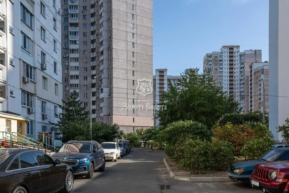 Фото Продаю 3 кімнатну квартиру, 99 кв. м, Милославська вул. 47а Київ, ціна: 110000 USD, код 7240