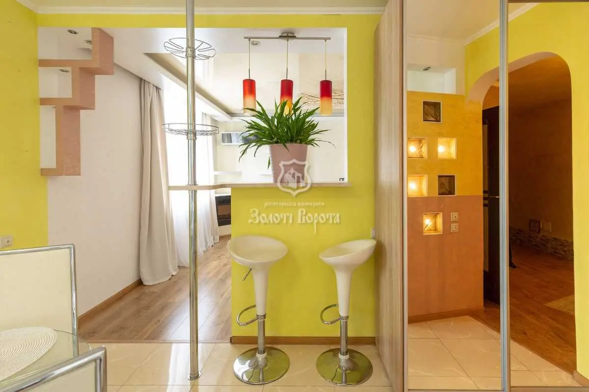 Фото Продаю 2 кімнатну квартиру, 86.3 кв. м, Сім’ї Стешенків вул. (Тимофія Строкача) 7 Київ, ціна: 115000 USD, код 7243