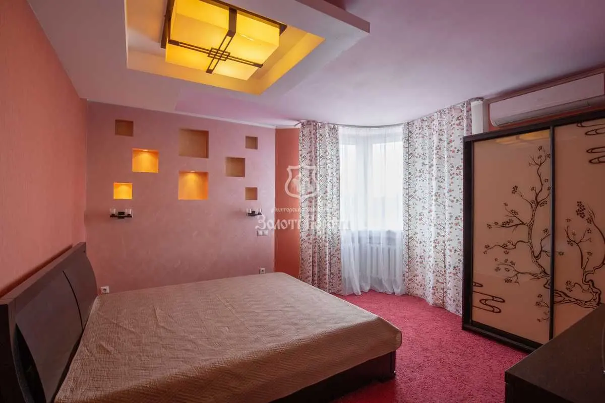 Фото Продаю 2 кімнатну квартиру, 86.3 кв. м, Сім’ї Стешенків вул. (Тимофія Строкача) 7 Київ, ціна: 115000 USD, код 7243