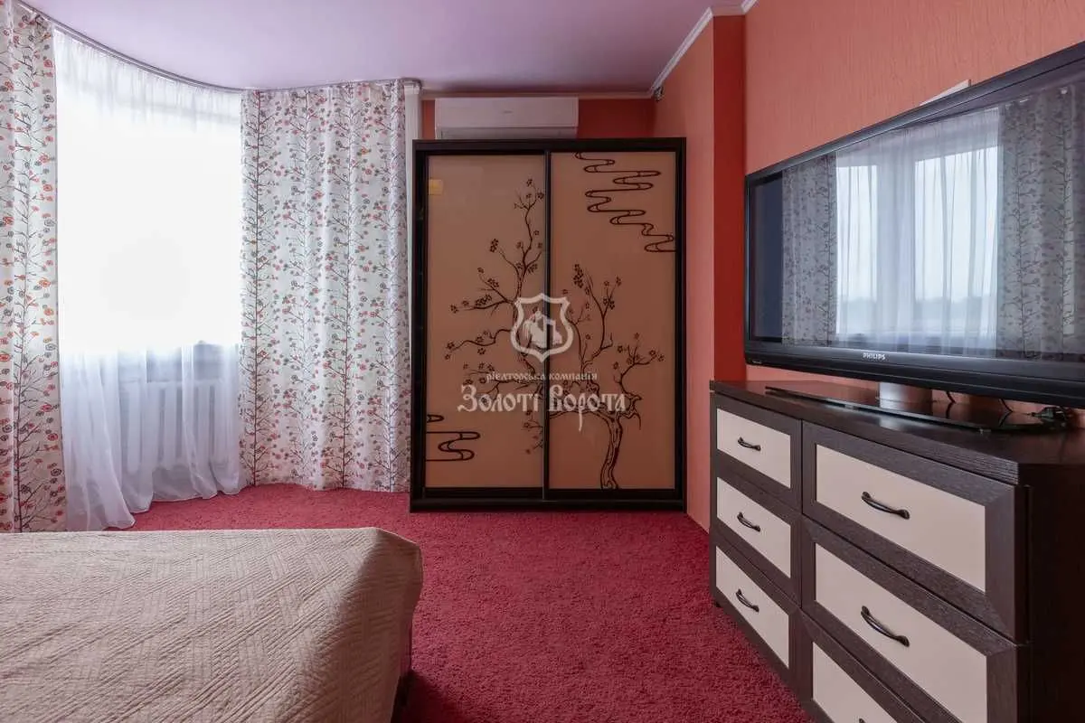 Фото Продаю 2 кімнатну квартиру, 86.3 кв. м, Сім’ї Стешенків вул. (Тимофія Строкача) 7 Київ, ціна: 115000 USD, код 7243