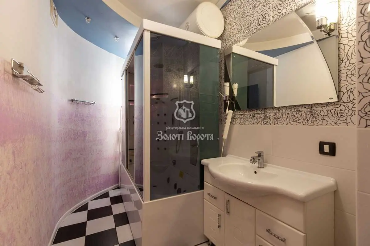 Фото Продаю 2 кімнатну квартиру, 86.3 кв. м, Сім’ї Стешенків вул. (Тимофія Строкача) 7 Київ, ціна: 115000 USD, код 7243