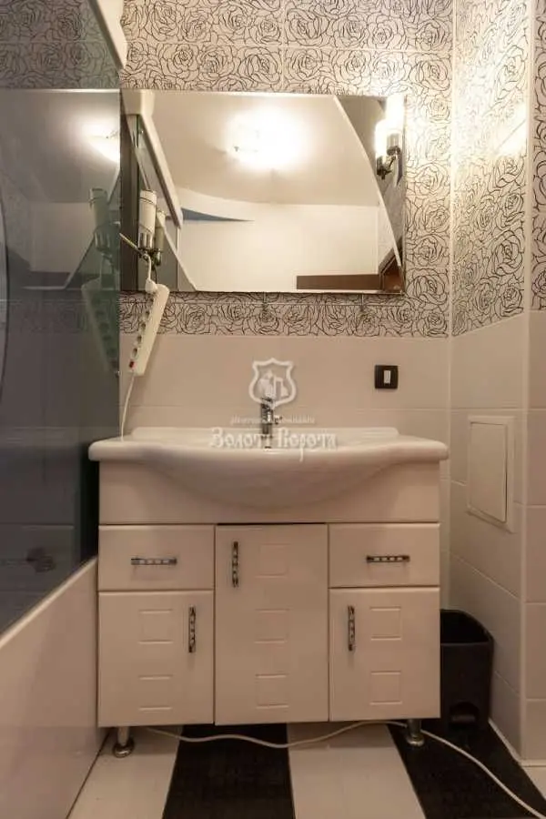 Фото Продаю 2 кімнатну квартиру, 86.3 кв. м, Сім’ї Стешенків вул. (Тимофія Строкача) 7 Київ, ціна: 115000 USD, код 7243