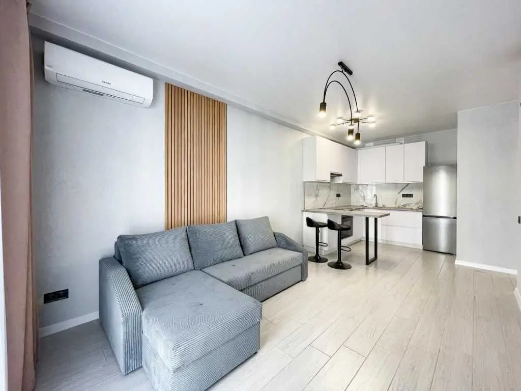 Фото Selling a 1-room apartment, 41 sq.m., Mykhaila Maksymovycha Street (Onufriia Trutenka Street)  Kyiv, price: 99000 USD, code 7250