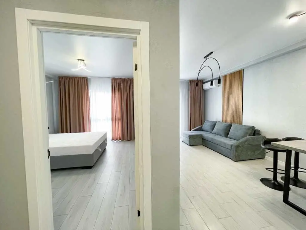Фото Selling a 1-room apartment, 41 sq.m., Mykhaila Maksymovycha Street (Onufriia Trutenka Street)  Kyiv, price: 99000 USD, code 7250