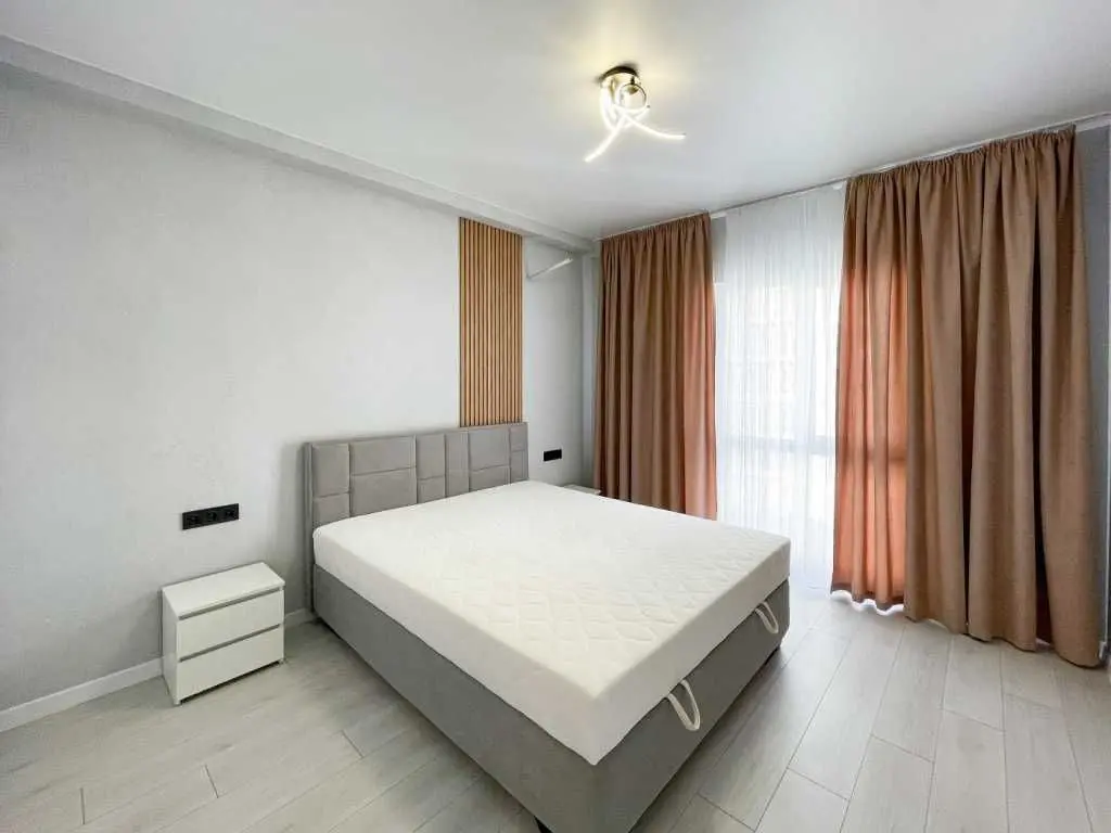 Фото Selling a 1-room apartment, 41 sq.m., Mykhaila Maksymovycha Street (Onufriia Trutenka Street)  Kyiv, price: 99000 USD, code 7250