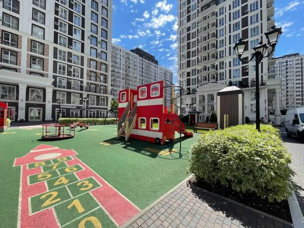 Фото Selling a 1-room apartment, 41 sq.m., Mykhaila Maksymovycha Street (Onufriia Trutenka Street)  Kyiv, price: 99000 USD, code 7250