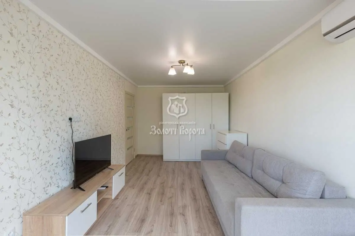 Фото Продаю 1 кімнатну квартиру, 32 кв. м, Кастуся Калиновського вул. (Астраханська)  Київ, ціна: 46000 USD, код 7253