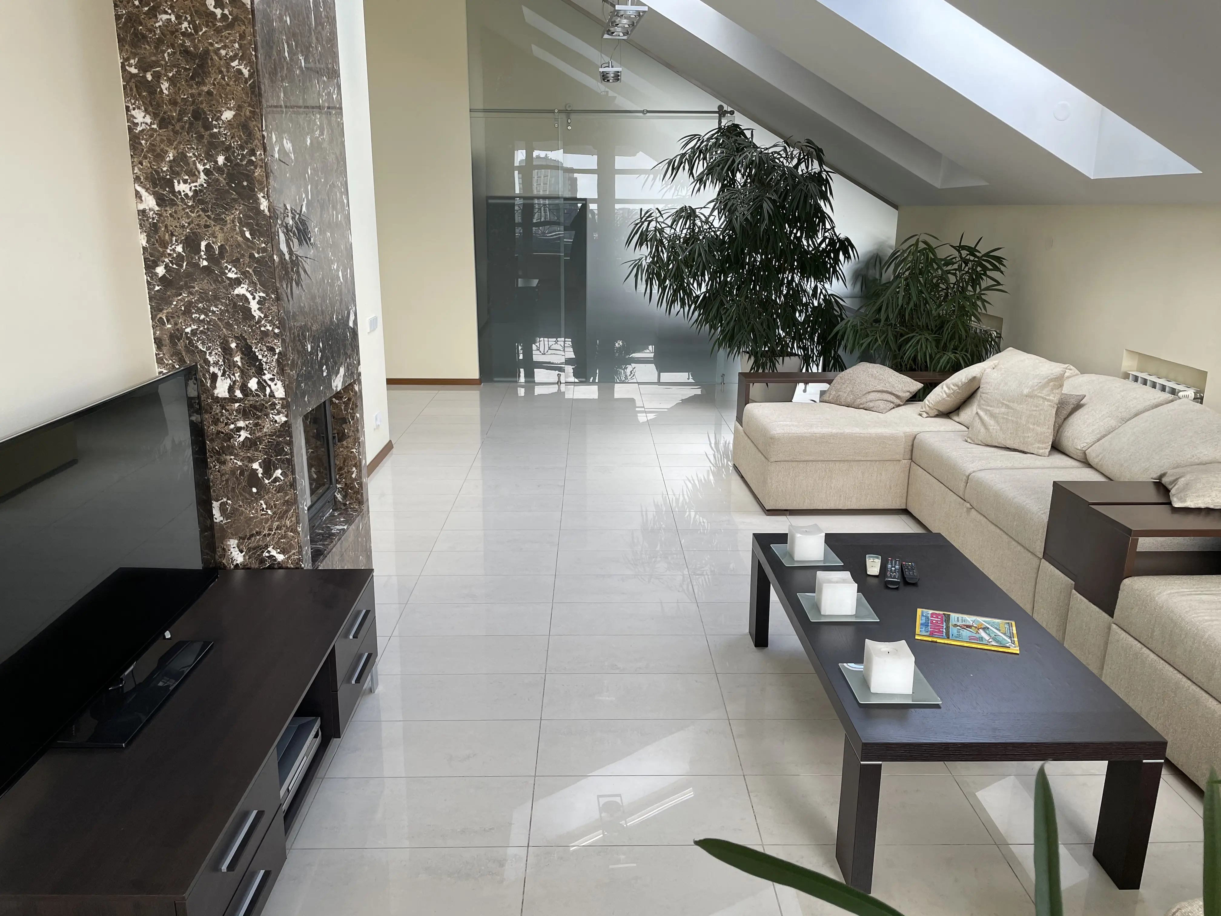 Фото Rent a 4-room apartment, Antonovycha Street (Horkoho Street) 4/6 Kyiv for long-term rent, price: 2000 $, code 7271