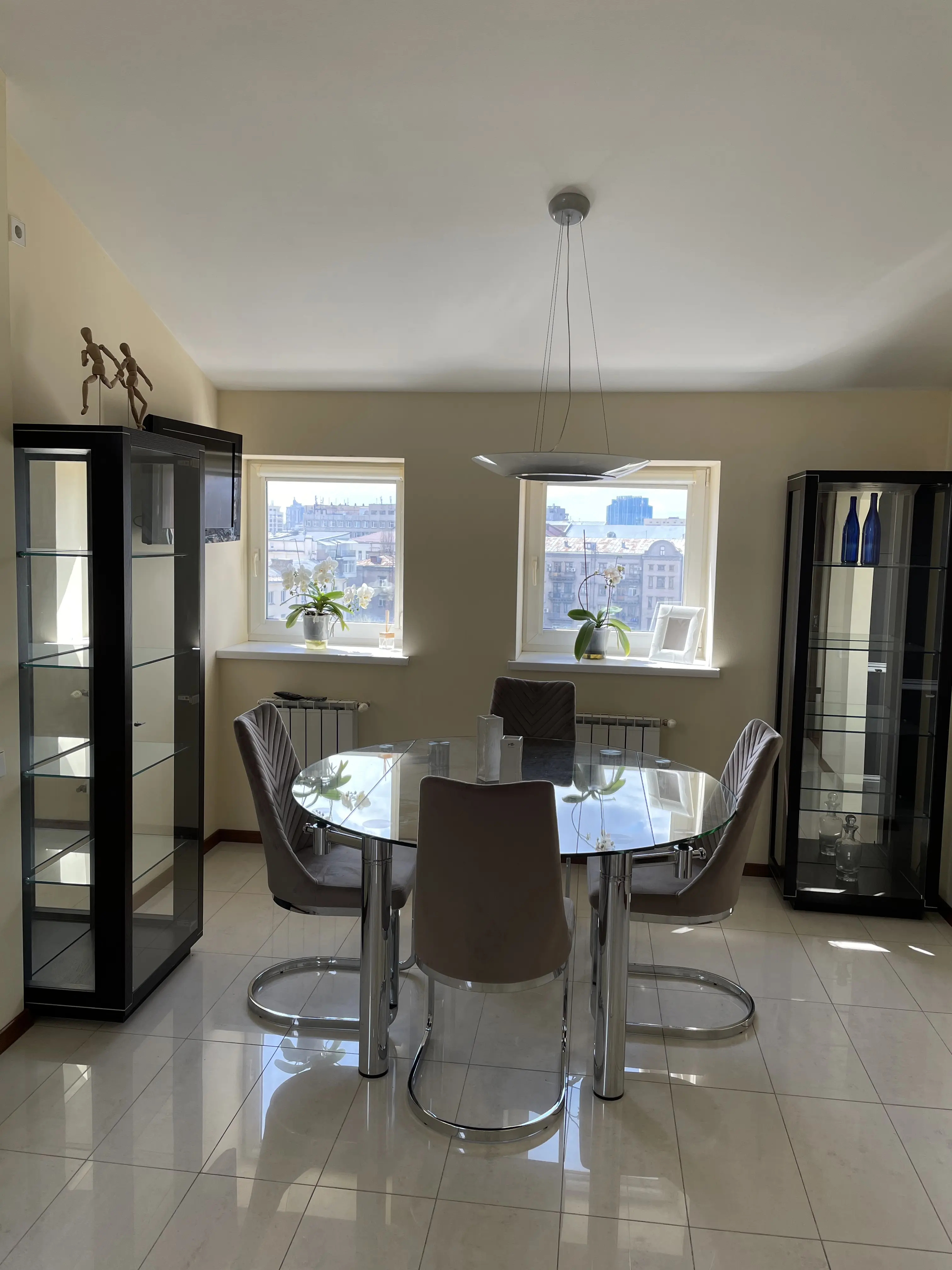 Фото Rent a 4-room apartment, Antonovycha Street (Horkoho Street) 4/6 Kyiv for long-term rent, price: 2000 $, code 7271
