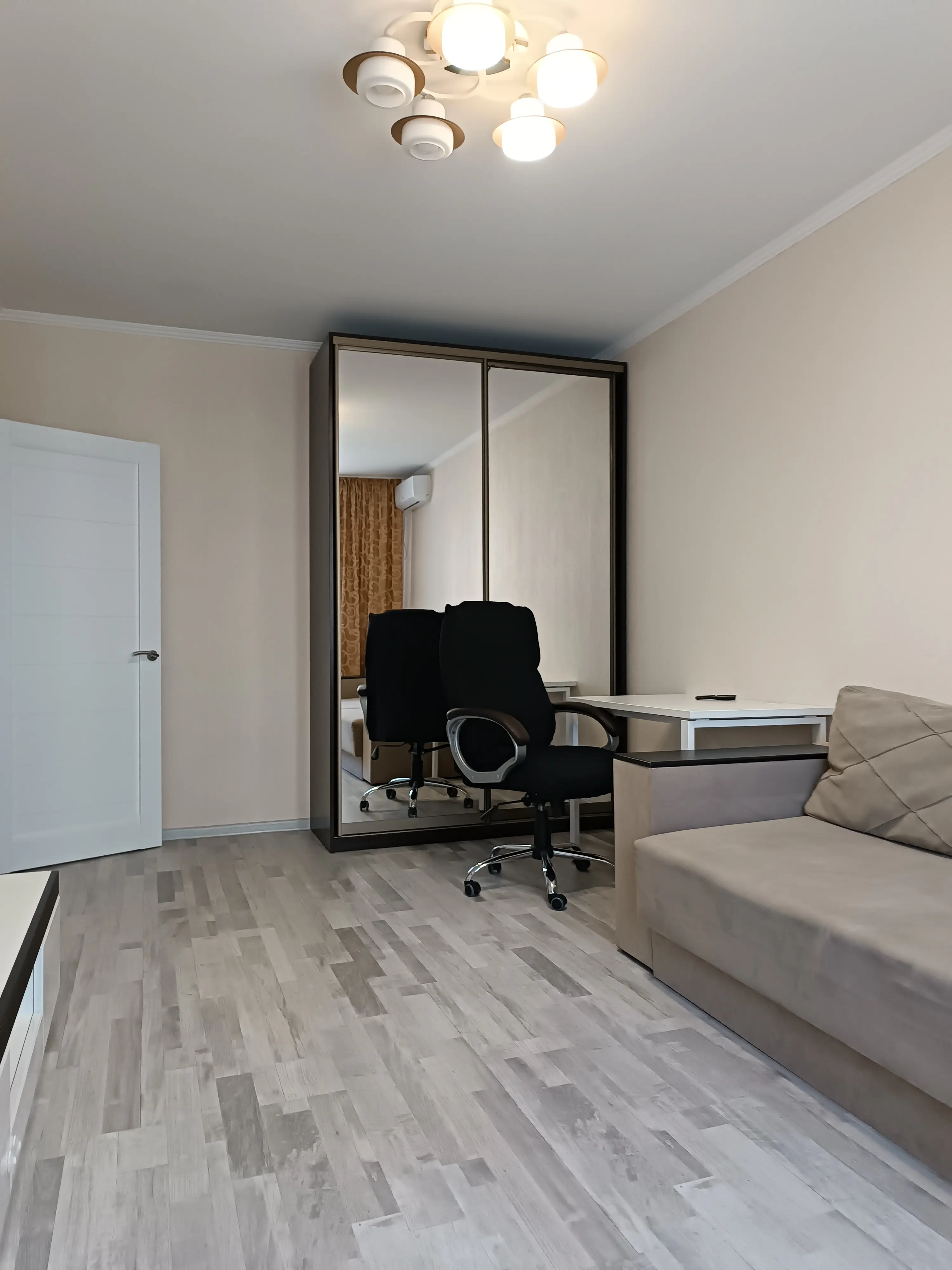 Фото Selling a 2-room apartment, 63.7 sq.m., Sofii Rusovoi Street 3 Kyiv, price: 90000 $, code 7287