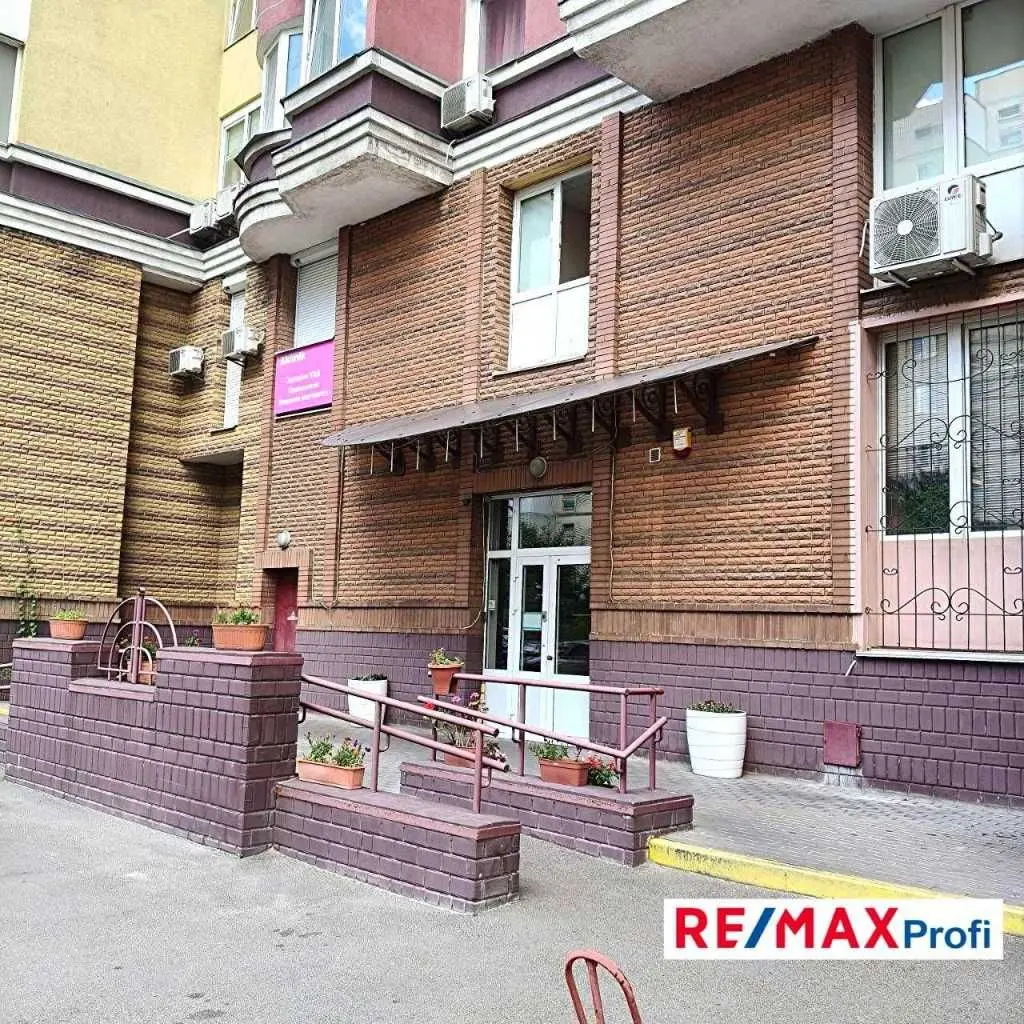 Фото Selling a 1-room apartment, 43 sq.m., Kharkivske Road 182 Kyiv, price: 50000 USD, code 7289