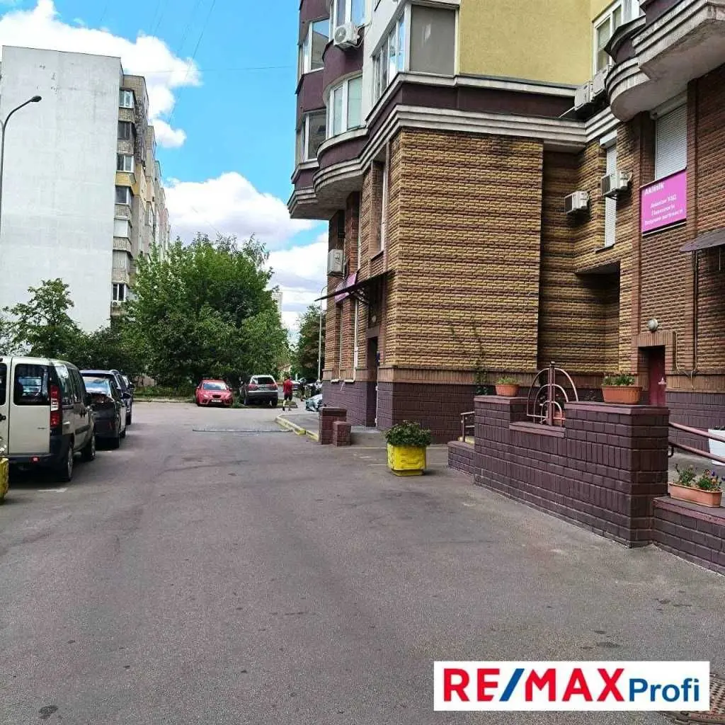 Фото Selling a 1-room apartment, 43 sq.m., Kharkivske Road 182 Kyiv, price: 50000 USD, code 7289