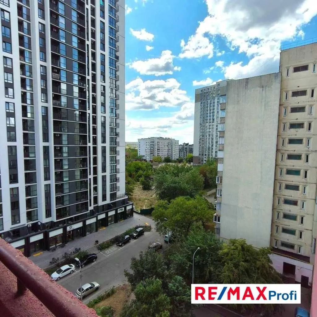 Фото Selling a 1-room apartment, 43 sq.m., Kharkivske Road 182 Kyiv, price: 50000 USD, code 7289