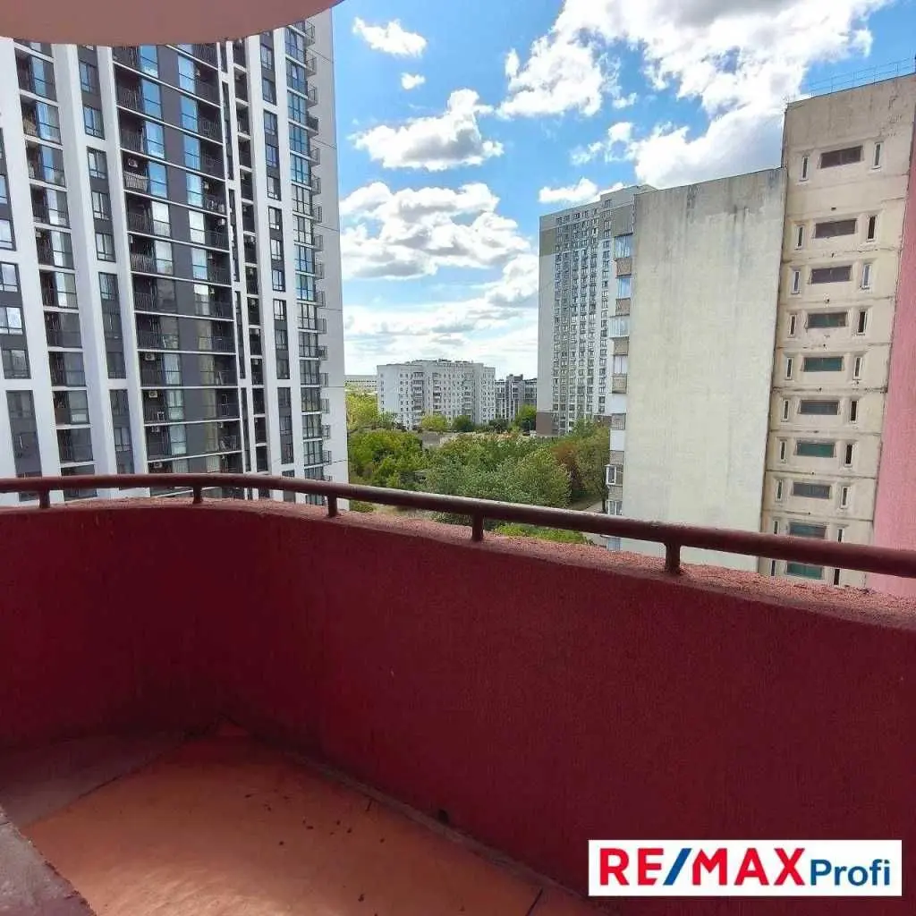 Фото Selling a 1-room apartment, 43 sq.m., Kharkivske Road 182 Kyiv, price: 50000 USD, code 7289