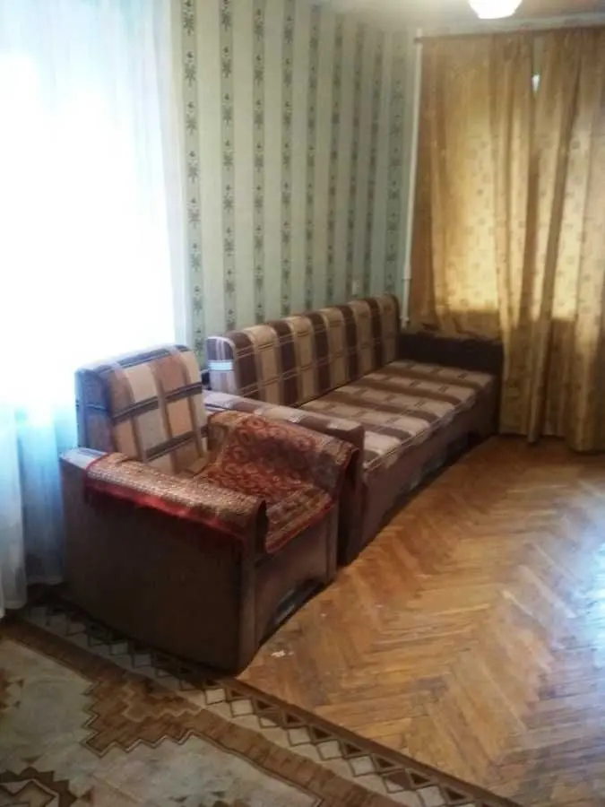 Фото Зняти 1 кімнатну квартиру, Любомира Гузара просп. (Космонавта Комарова) 30/28 Київ в довгострокову оренду, ціна: 10000 UAH, код 7293