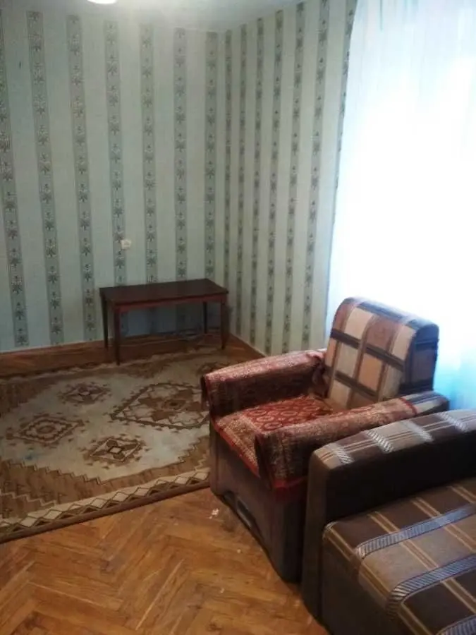 Фото Зняти 1 кімнатну квартиру, Любомира Гузара просп. (Космонавта Комарова) 30/28 Київ в довгострокову оренду, ціна: 10000 UAH, код 7293