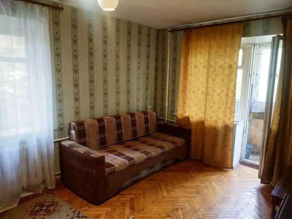 Фото Зняти 1 кімнатну квартиру, Любомира Гузара просп. (Космонавта Комарова) 30/28 Київ в довгострокову оренду, ціна: 10000 UAH, код 7293