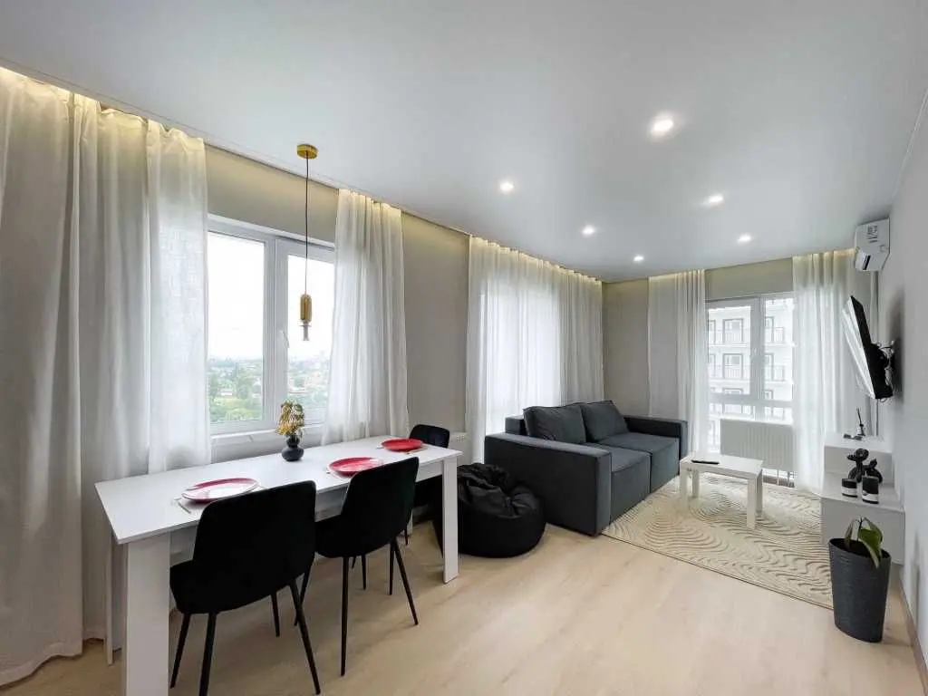Фото Продаю 1 кімнатну квартиру, 41 кв. м, Михайла Максимовича вул. (Онуфрія Трутенка)  Київ, ціна: 105000 USD, код 7301